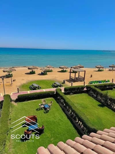 Chalet for sale, 150 square meters, first row on the sea and lagoon, Ultra Lux finished, immediate delivery in La Vista Topaz Village, with installmen