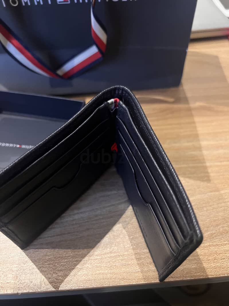 Tommy Hilfiger Wallet 2
