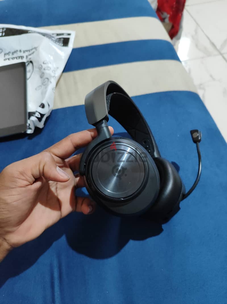 SteelSeries Arctis Nova Pro Wireless 4