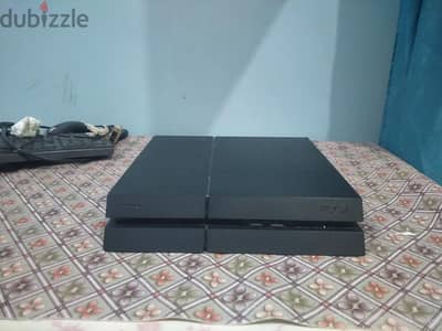 بلاي ستيشن 4 فات عليه العاب ومعاه كمبيوتر HP 800 G1