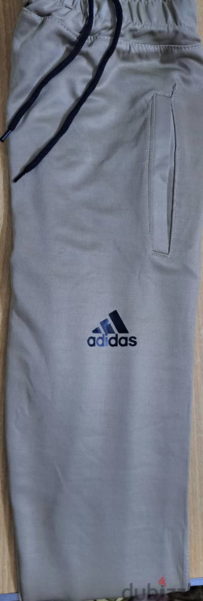 بنطلون رياضي أديداس (Adidas) أصلي - لون رمادي - مقاس ميديام (M)