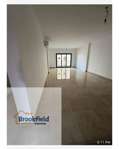 شقه للايجار شامل التكييفات فى كمبوند فيفث سكوير المراسم بجوار شارع التسعين ومحور بن زايد  Apartment for rentin Fifth Square Compound, Al Marasem