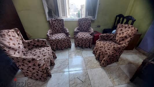 صالون صغير  بالكسوة مكون من ٤ كراسي