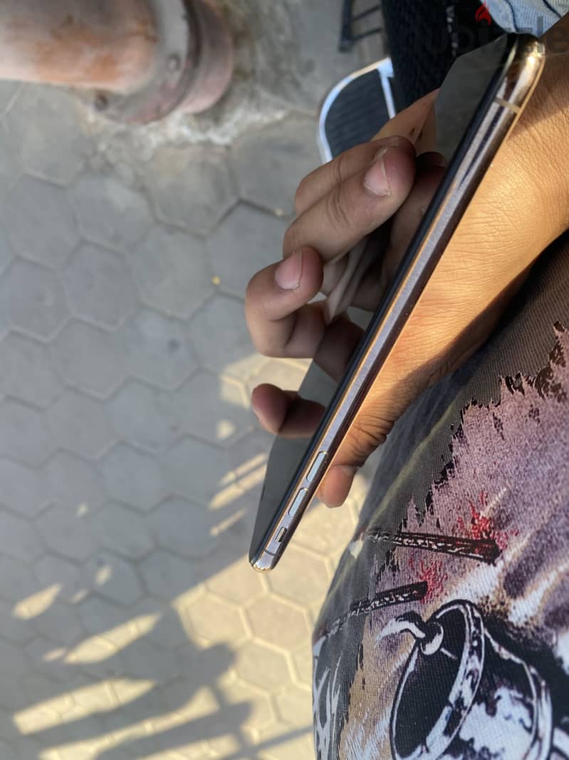 Apple - iPhone XS Max 1