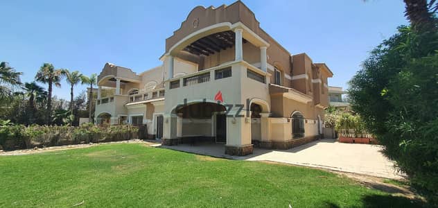 Luxury Twin House for Rent in City View with Stunning Direct Pyramids View  3 Bedrooms, Family Room, Nanny's Room, Guard's Room, Storage Room, Equippd