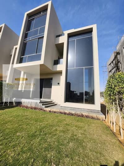 At the old price, another villa is a catch in the most distinctive location in the fifth settlement at the lowest price