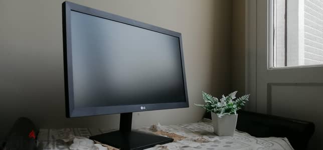 شاشه LG 19 inch