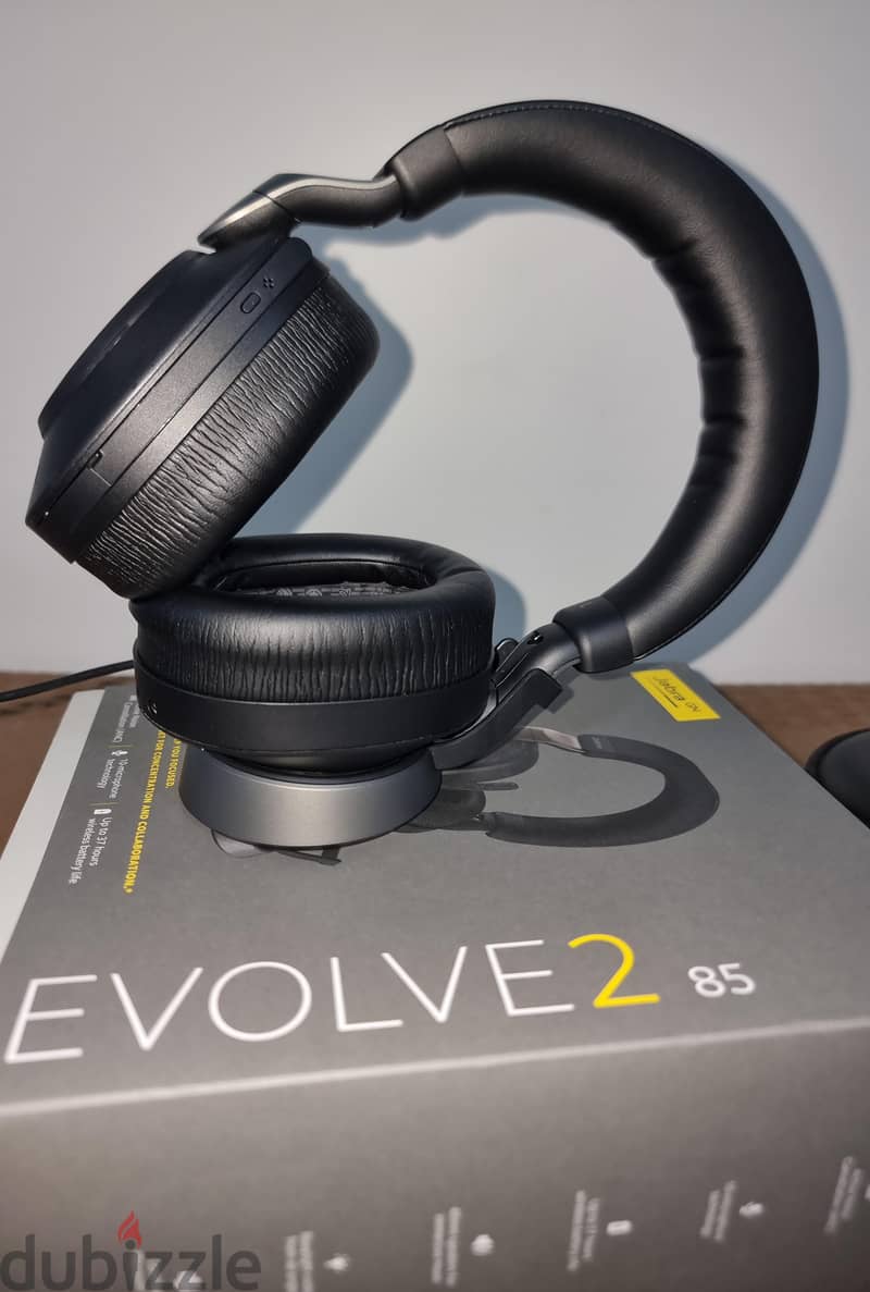 Jabra Evolve2 85 Wireless Headset 3