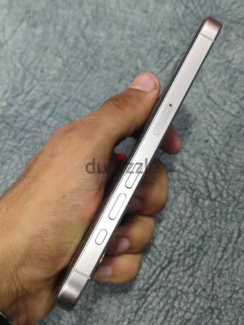 Apple - iPhone 15 Pro 3