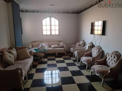 طقم صالون ستيل كلاسيك فاخر بحالة ممتازة جداً (شبه جديد)