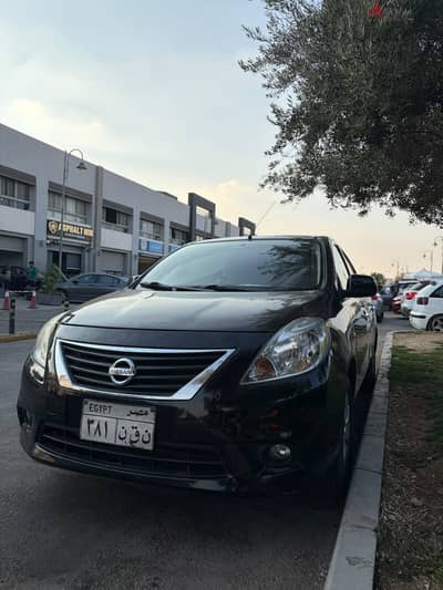 Nissan Sunny 2013  صني سوبر صالون حاله ممتازه