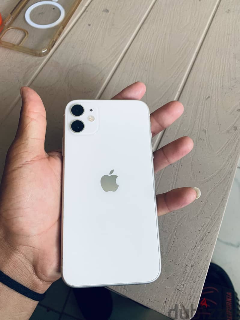 Apple - iPhone 11 4