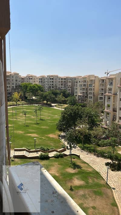 Apartment for rent in Madinaty compound, New Cairo for immediate housing, area 100 consists of 2 bedrooms + bathroom with a direct view of green spaces Garden view