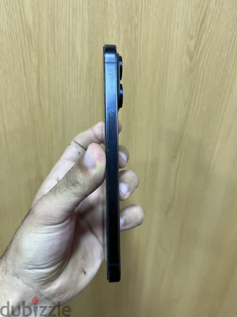 iPhone 15 pro max 256g 4
