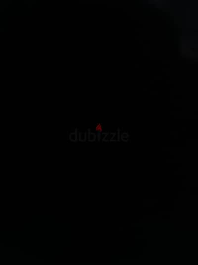موجود تانك نحله لون رمادي مفهوش خربوش