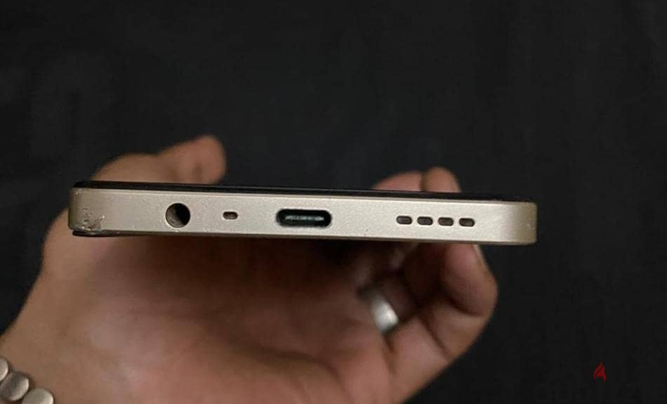 realme C61 4