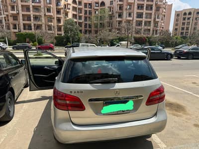 مرسيدس بنز بي 200 2013