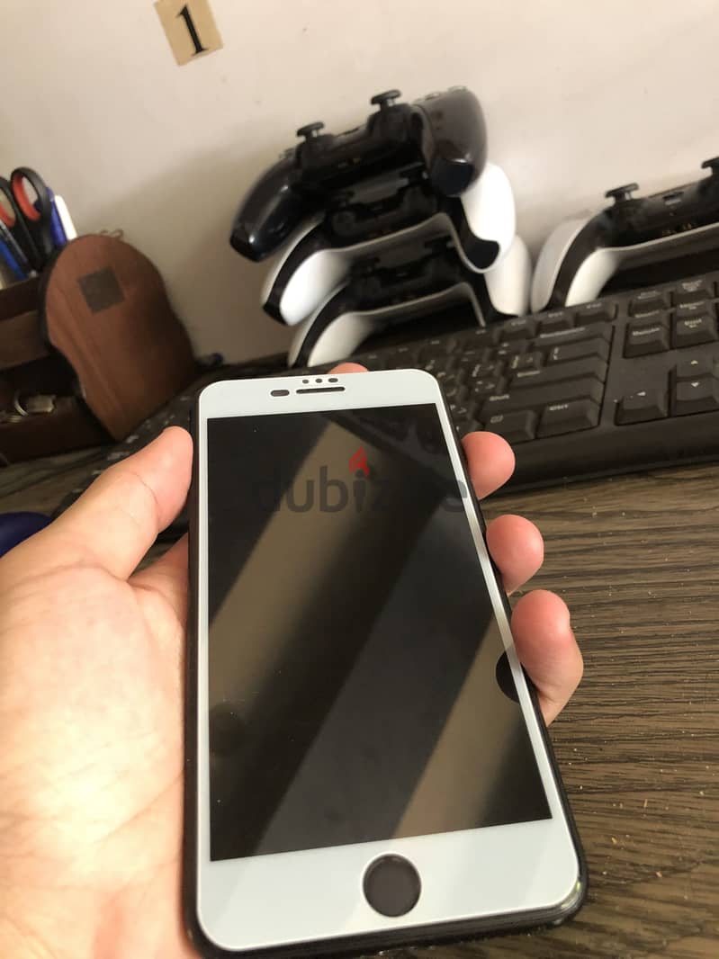 Apple - iPhone 7 Plus 1