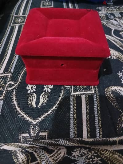 علبه دهب ومجوهرات  قطيفه