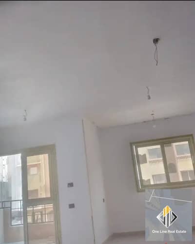 Apartment for rent in حي 10 with balcony near اسبانا بلازا and all transportation