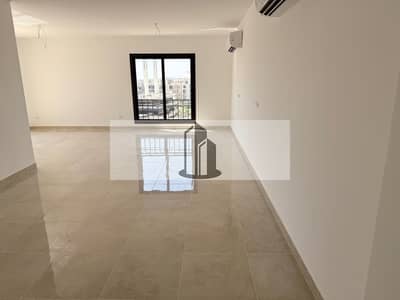 بنتهاوس استلام فورى متشطب للبيع فيو مباشرة على الكلوب هاوس فى فيفث سكوير المراسم Moon Residence التجمع الخامس