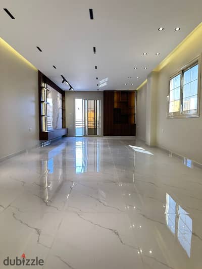 192 متر Apartment with Gardens of the Pyramids -