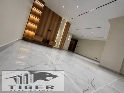 For sale in my city 170 meters finishing Super Lux at b8