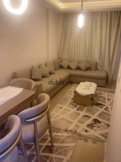 شقة مفروشة أول سكن للإيجار في زد الشيخ زايد – 100 متر | فيو مميز