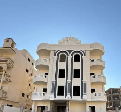 شقة للبيع في النرجس الجديدة 135م + 40م Open Area بحري على ميدان وشارع رئيسي – التجمع الخامس