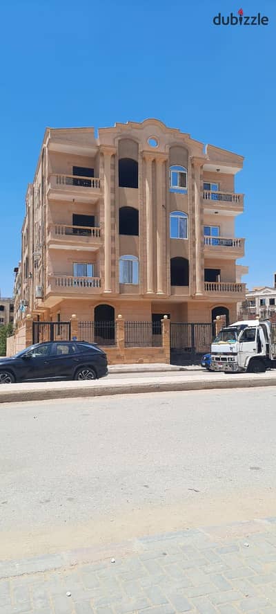 مدينة الشروق - المنطقة الثامنة عمارات- امام مدرسة هيليسنكي