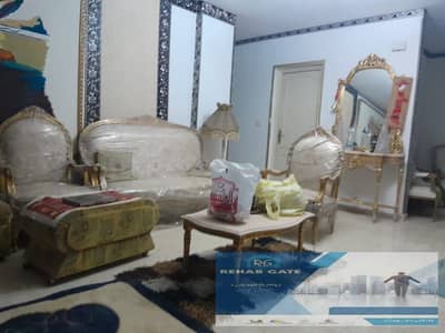  شقة مفروشة للإيجار في مدينة الرحاب    المرحلة الرابعة القديمة – مدينة الرحاب  مساحة الشقة: 125 متر  مساحة الجاردن: 70 متر  دور أرضي بجا
