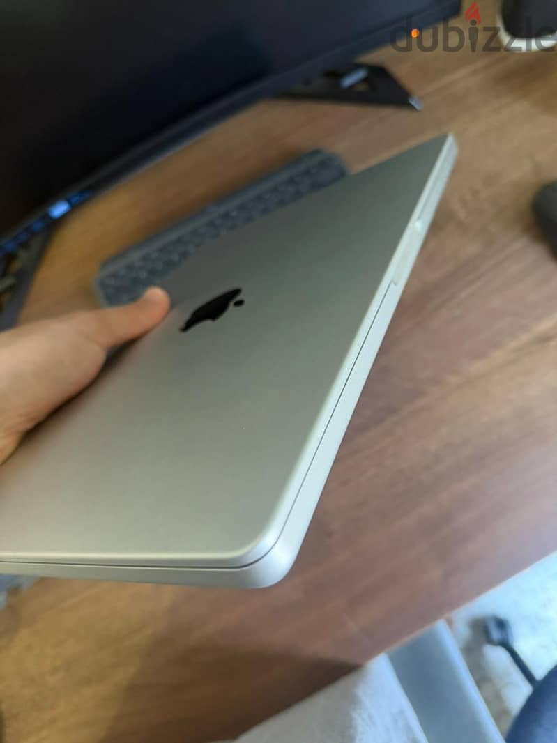 Macbook pro m4 1