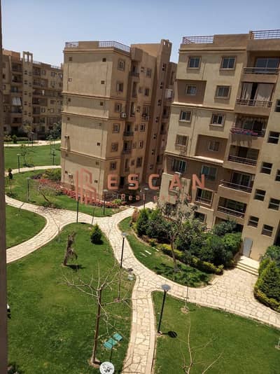 90 sqm apartment at a special price for quick sale in Madinaty B6, prime location with garden view