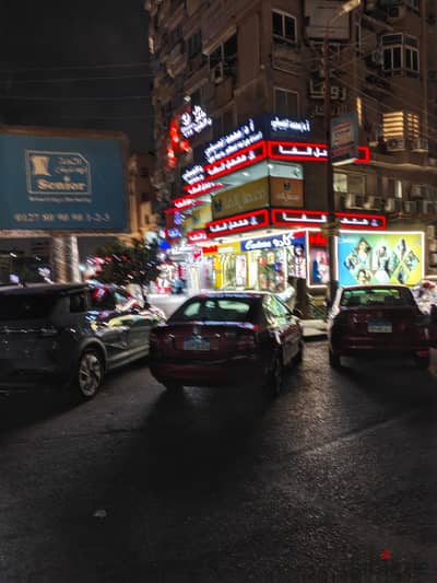 محل للبيع مساحه ٤٠ متر في مصر الجديده مؤجر لبرند
