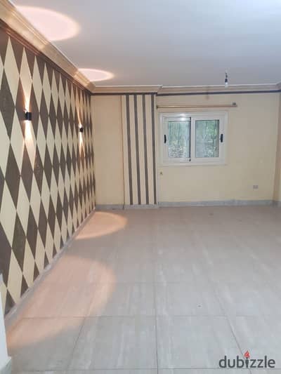 For rent? The seventh neighborhood, the first block behind Al Jumaan. Apartment for rent, ground floor, 140 meters, excluding the garden area, 90 in the garden special entrance from outside the building and entrance from inside the apartment. 2 bedrooms and a living room suitable for a bedroom, with a condition for gypsum board installation and a large reception and a bathroom and American kitchen.