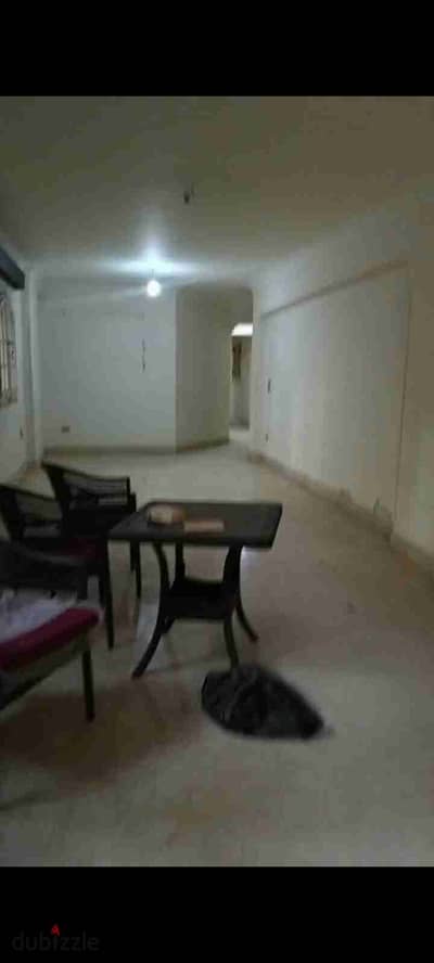 Apartment with a garden suitable for administrative or residential use