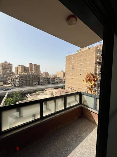 شقة بمساحت قصر 280 م للإجار دور كامل  لوحدك شارع المقريزي الرئسي