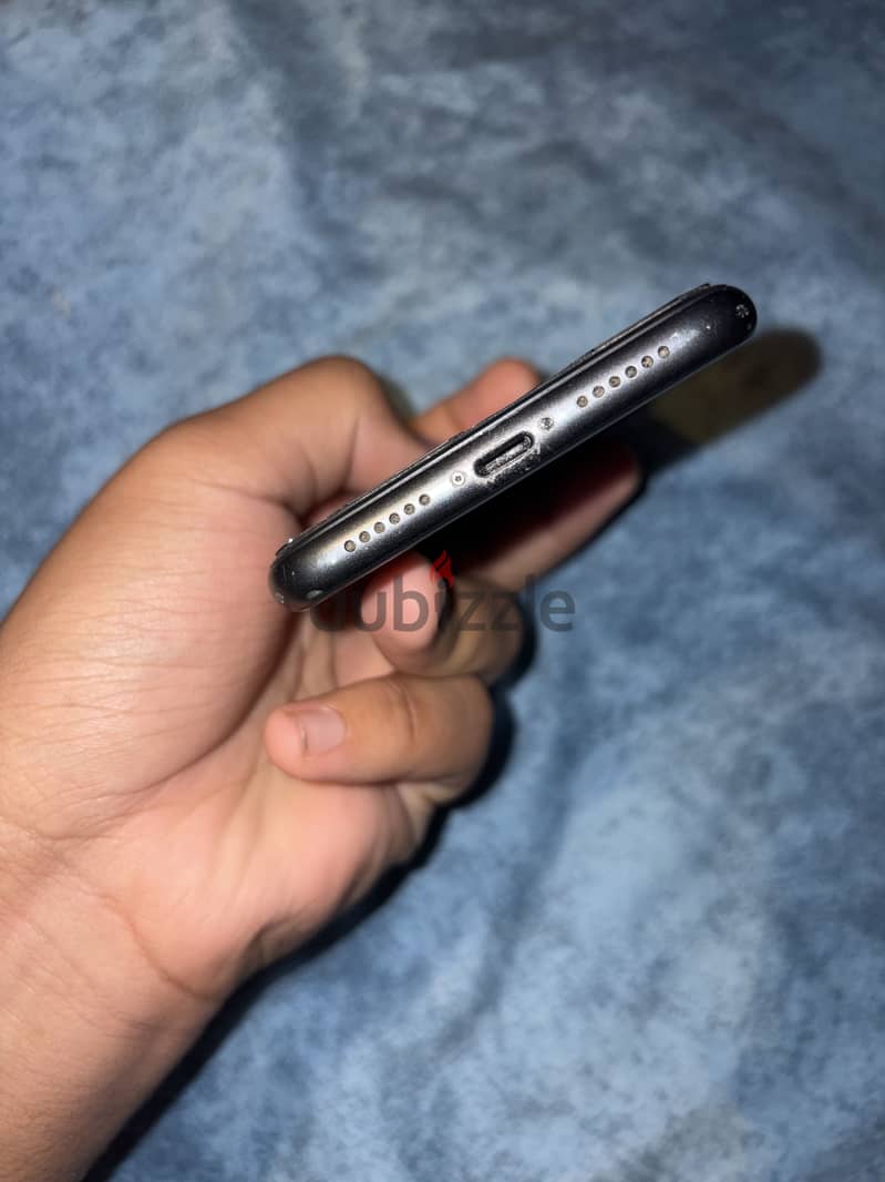 Apple - iPhone 11 2