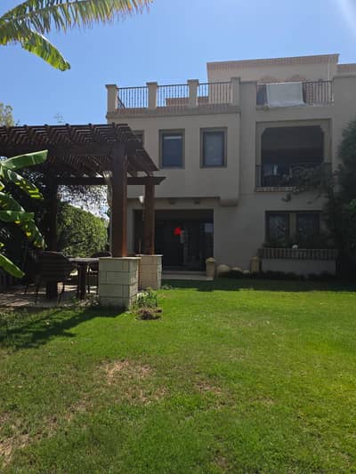 Luxury Villa for Rent in Marassi (Isola) – First Row on the Lagoon