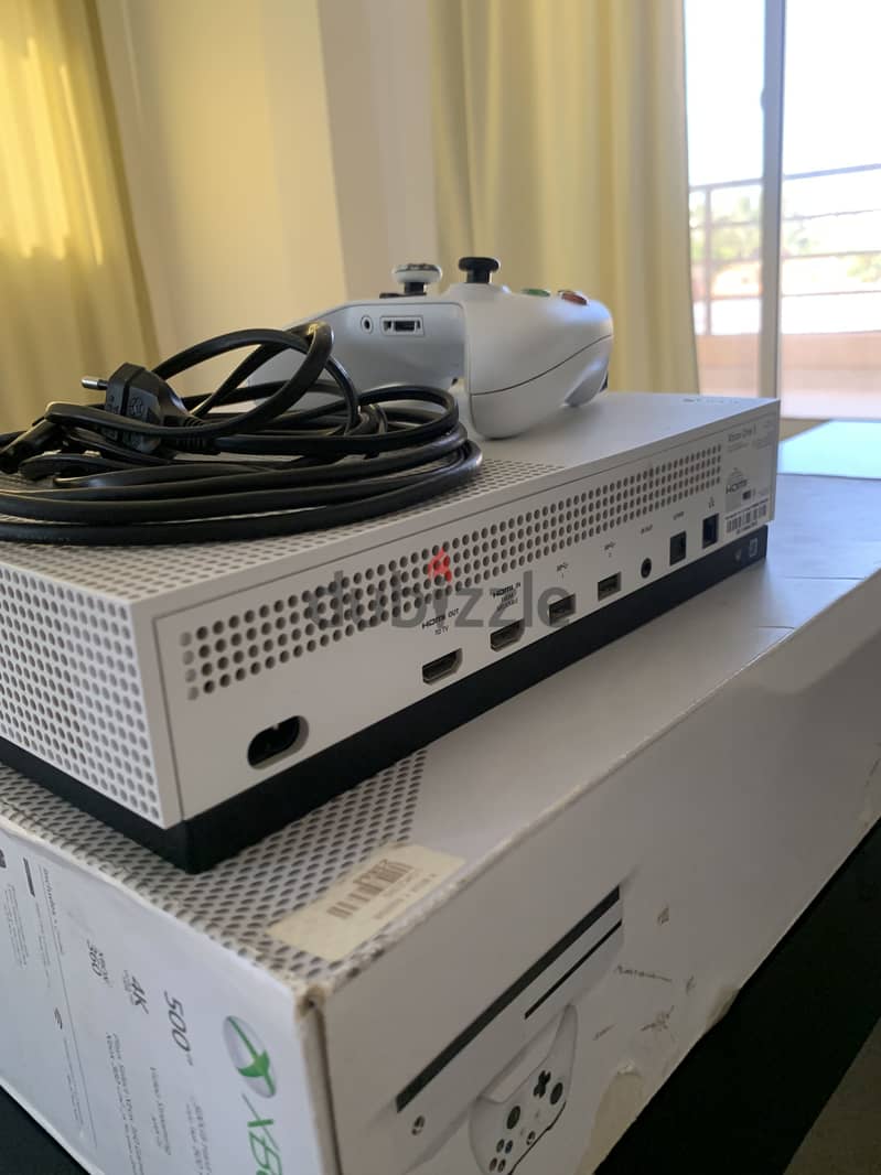 Xbox 1s 500GB Like New 1