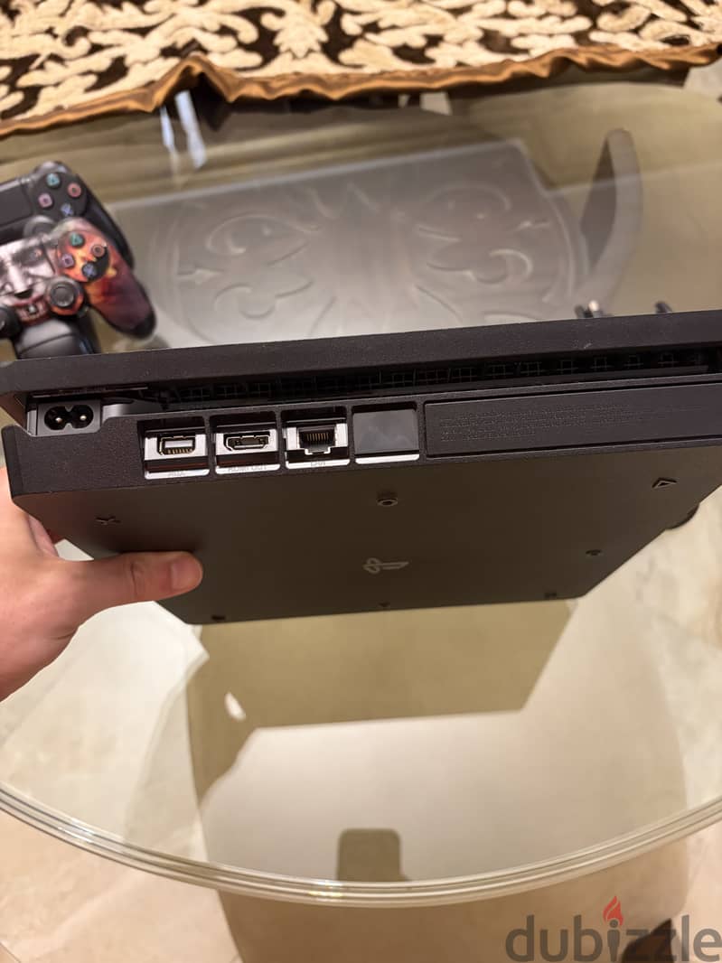 PS4 Slim 1T 2