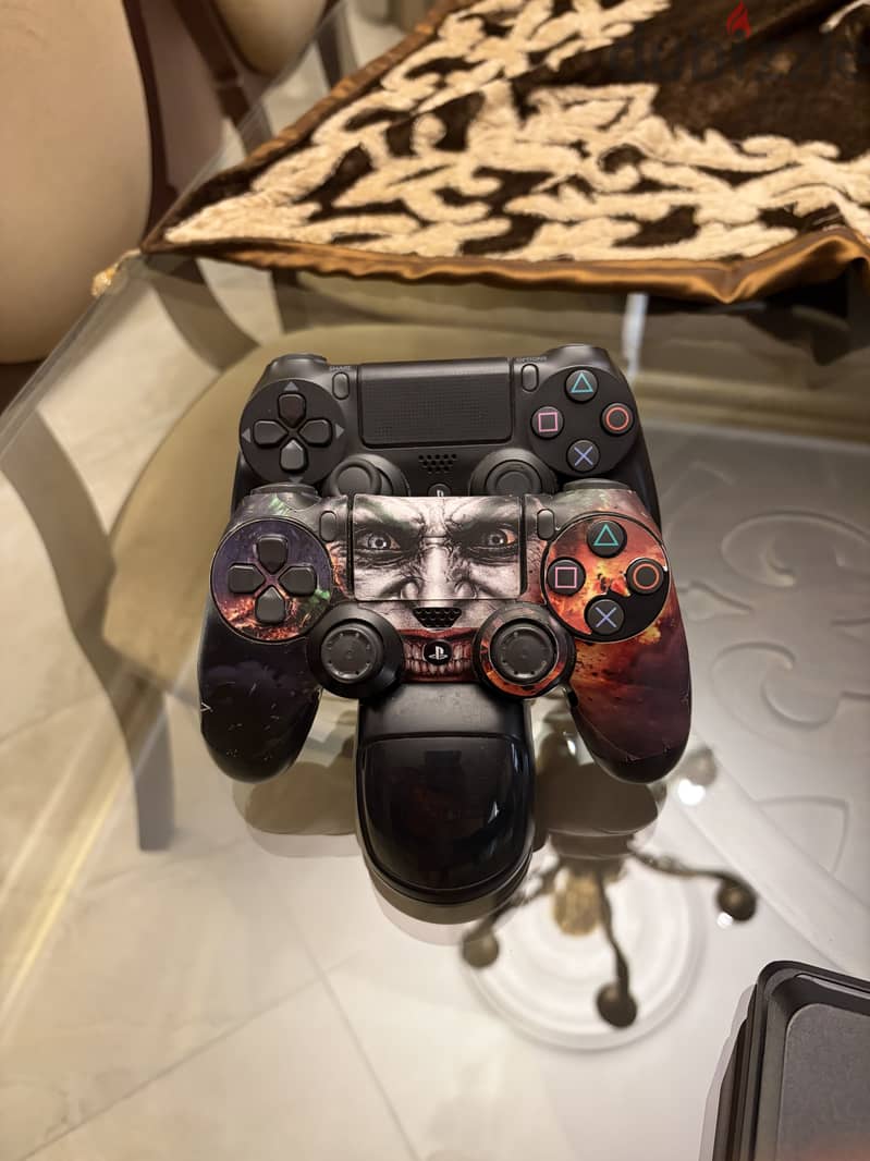 PS4 Slim 1T 4