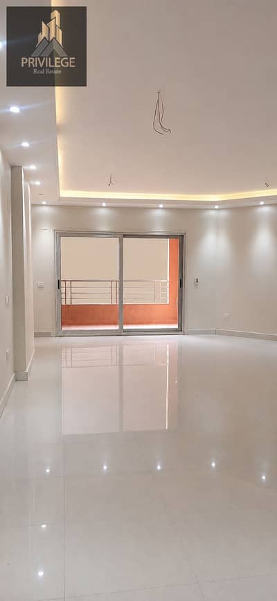 Apartment for sale in Hayat Degla for the Armed Forces, Super Lux finishing, 175m, excellent area, in a very distinguished location