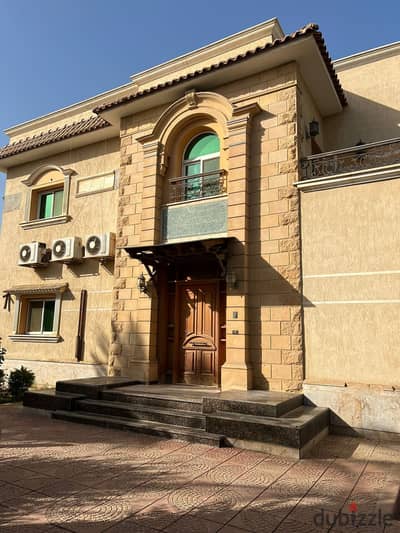  فيلا مستقلة للبيع في بيفرلي هيلز – الشيخ زايد