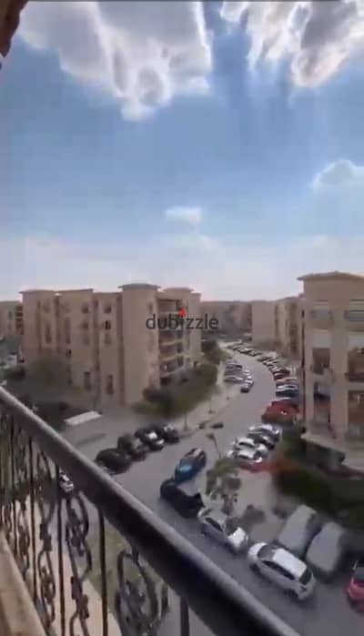 شقه للبيع بالرحاب بسعر تجاري بالمواصفات اللي الكل بيدور عليها وبسعر يصعب تكراره وبفيو مفتوح وغير مجروحه نهائيا