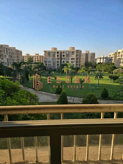 200 sq m apartment for rent in Madinaty B11, prime location with garden view, Near services