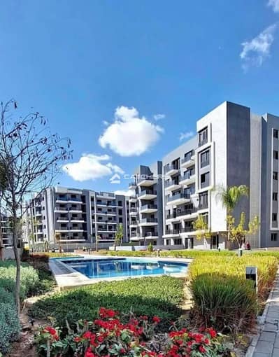 Penthouse with a 38% cash discount and immediate delivery in the Sun Capital compound, 6th of October City; an 8-year installment plan is also availab