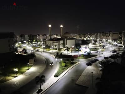 شقه للايجارالمفروش بحاله اول سكن  بمدينتي B10بسعر لقطه 23الف    مســـآحة 116م²   فيوو جااردن كبير  تقسيـــمه 3غرفـة  + 2حمـآم + مطبـخ + وريسبشـن   بالقرب من الخدمآت ـ مكيفه بالكامل  انترنت وغاز طبيعى   المفتاح متاحه للمعاينة في أي وقت  للتـــــــوآصل  010