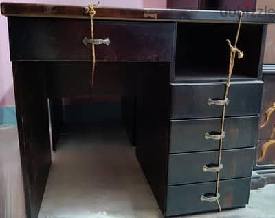 2 مكتب عمولة + مكتبة صغيره