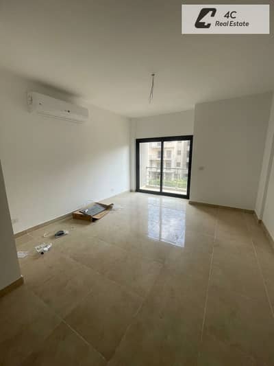 شقة 160 متر للايجار في المراسم بالمطبخ و التكيفات جنب النادى fifth square marasem